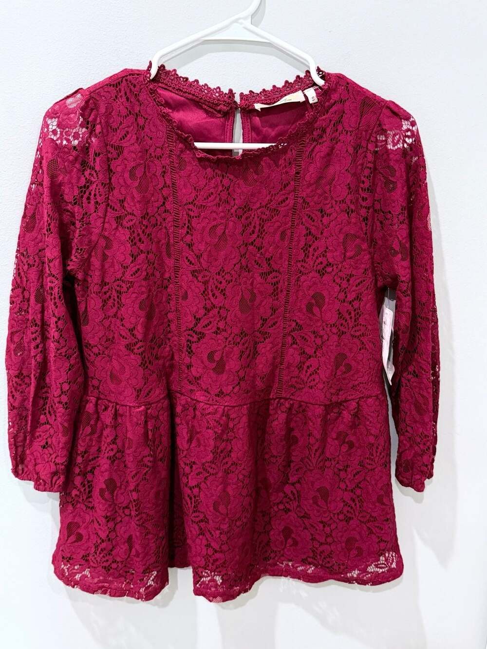 Jules & James NWT Burgundy Floral Lace Peplum Blouse-size small